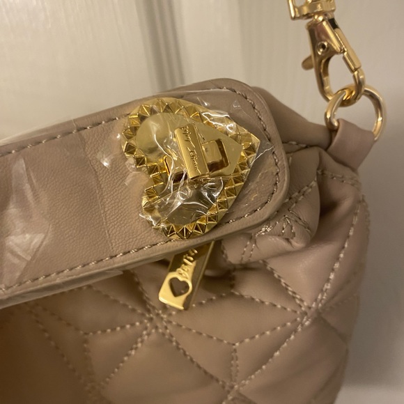 Betsey Johnson Quilted Crossbody with Bonus Pouch NWT - Picture 7 of 7